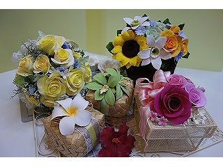 樹脂を主原料とするDECOクレイクラフトオリジナル粘土
乾くととても軽いことが特徴です
直射日光を避けて飾っていただきますと半永久にお楽しみいただけます