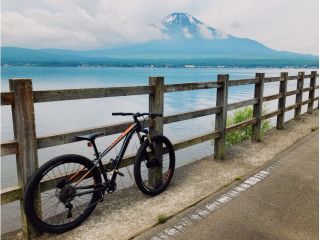 オリンピック自転車競技のコースにもなっている山中湖を一周!