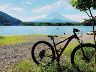 「東洋のスイス」とも呼ばれた、精進湖からの富士山ビュー。