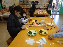 親子で仲良く作成!