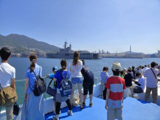 船に乗って艦船めぐりを楽しもう♪