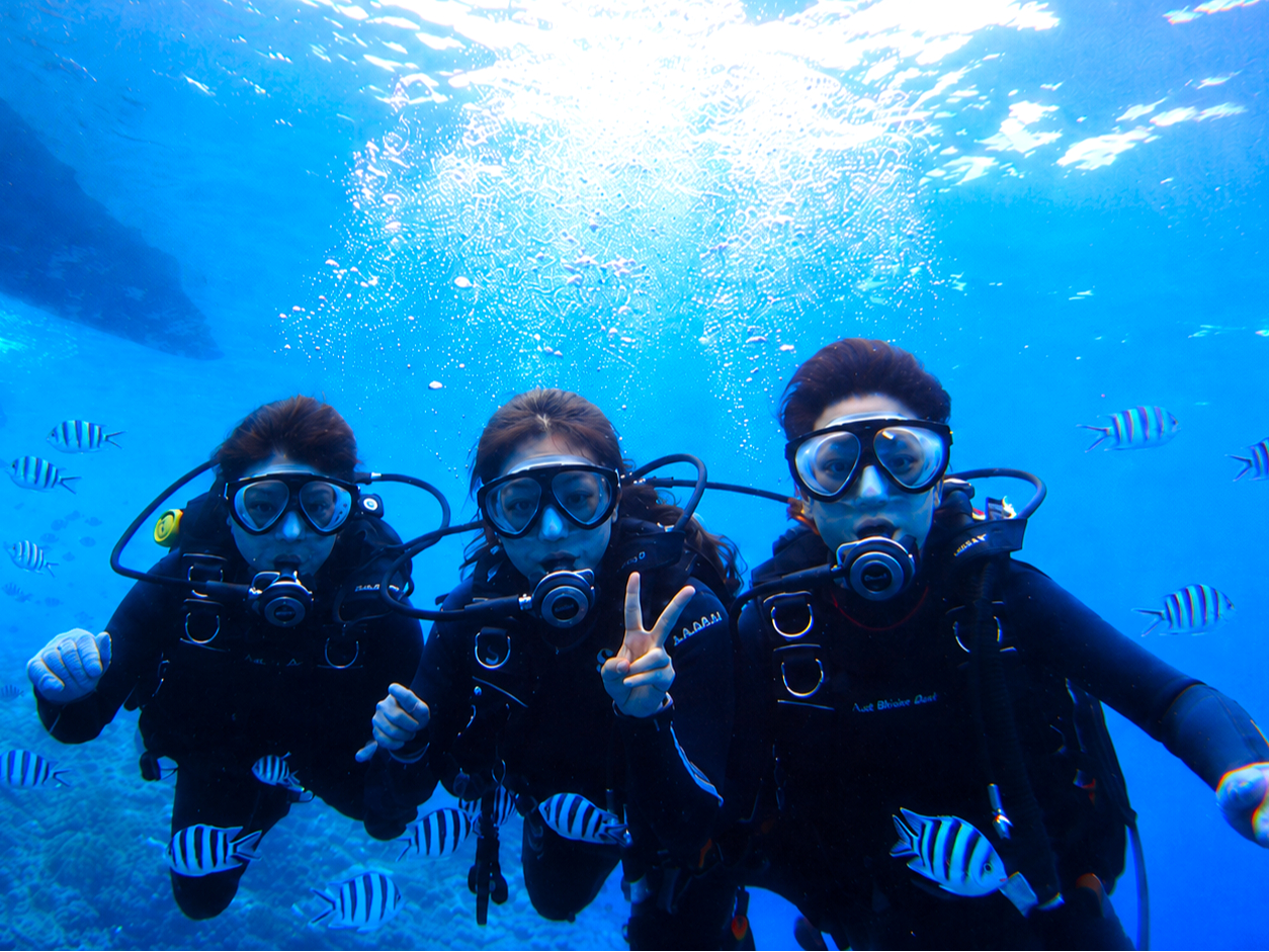 青の洞窟ボートダイビング GoPro無料レンタル、タオル付きプラン