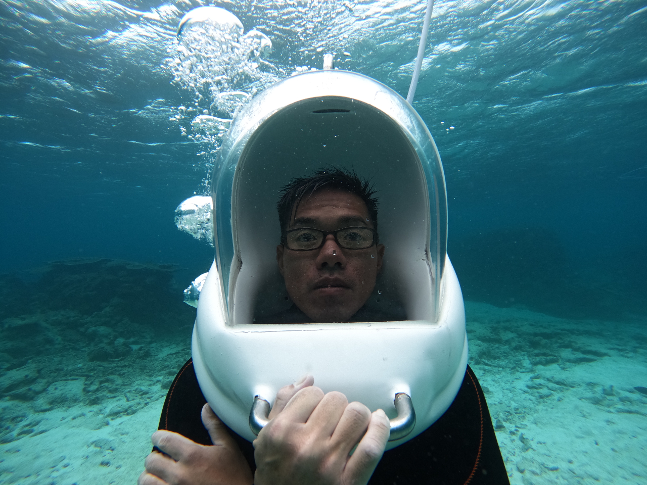 シーウォークはメガネやコンタクトしたままでもOKです。