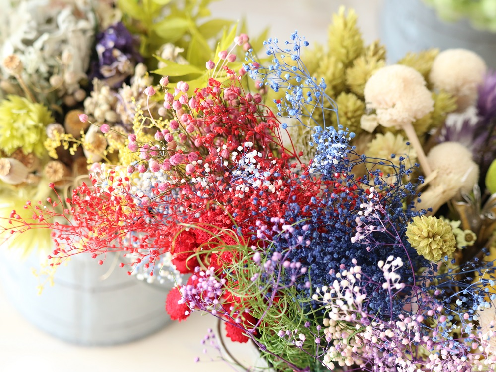 プリザーブド専門教室ならではの多くの花材からお選びいただけます。