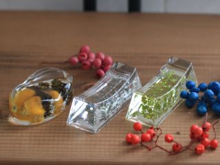 プリザーブド専門教室ならではの多くの花材からお選びいただけます。