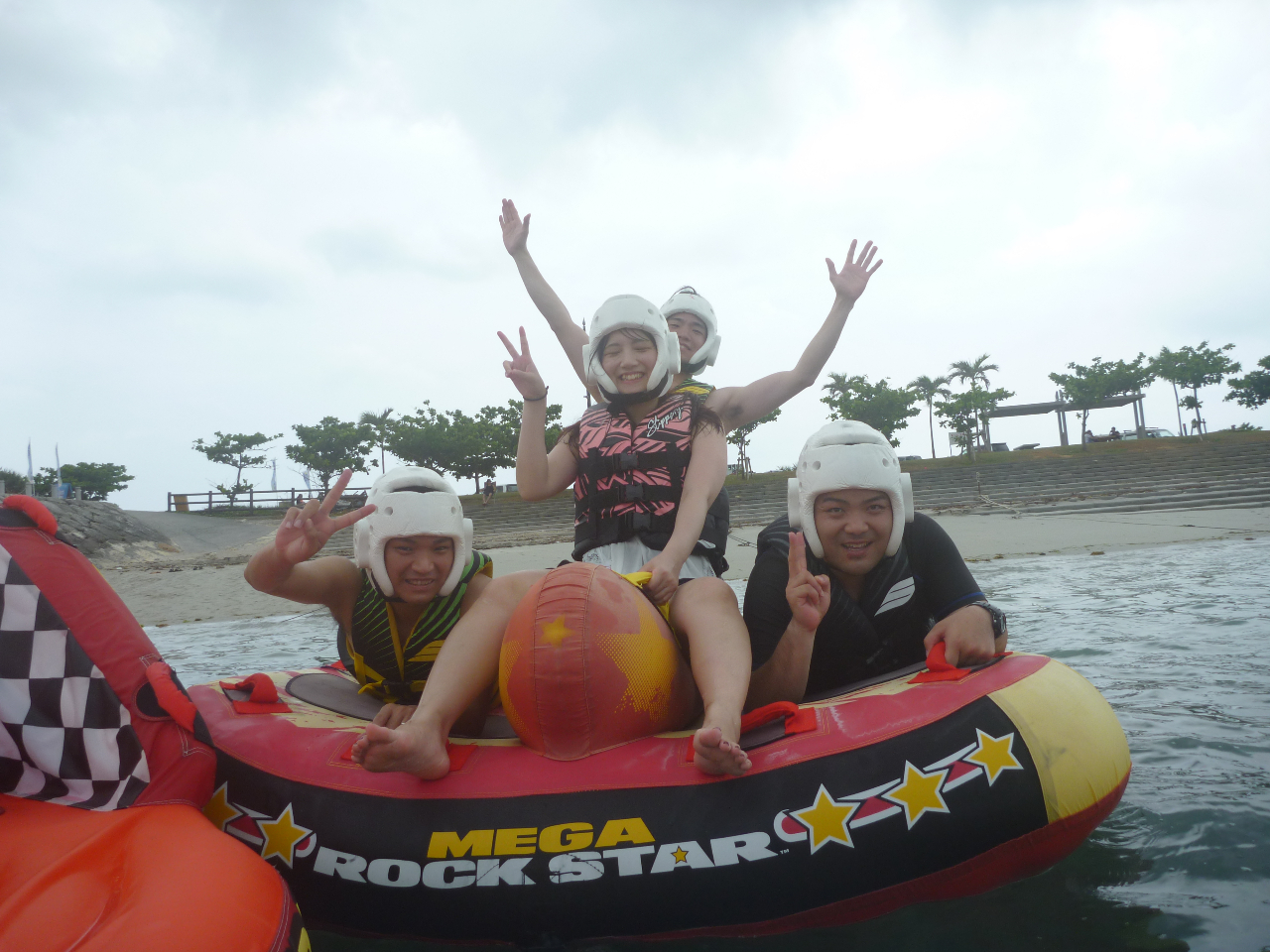 皆で楽しく海遊び!!