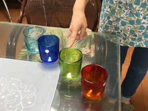 OX@ԁA΁AAFƂSF̒DȐFIт܂B