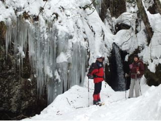 6メートル越えの氷柱がお出迎え?!