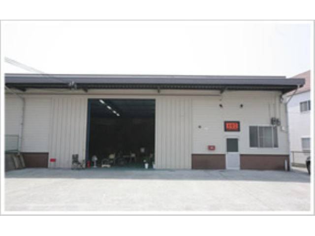 ジムの目の前が駐車場となっており、10台ほど駐車可能です。