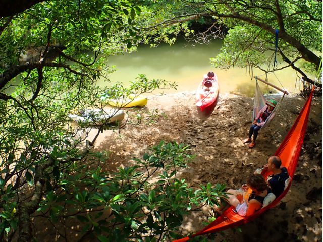 島の風を感じながら、ハンモックに揺られながらゆんたく