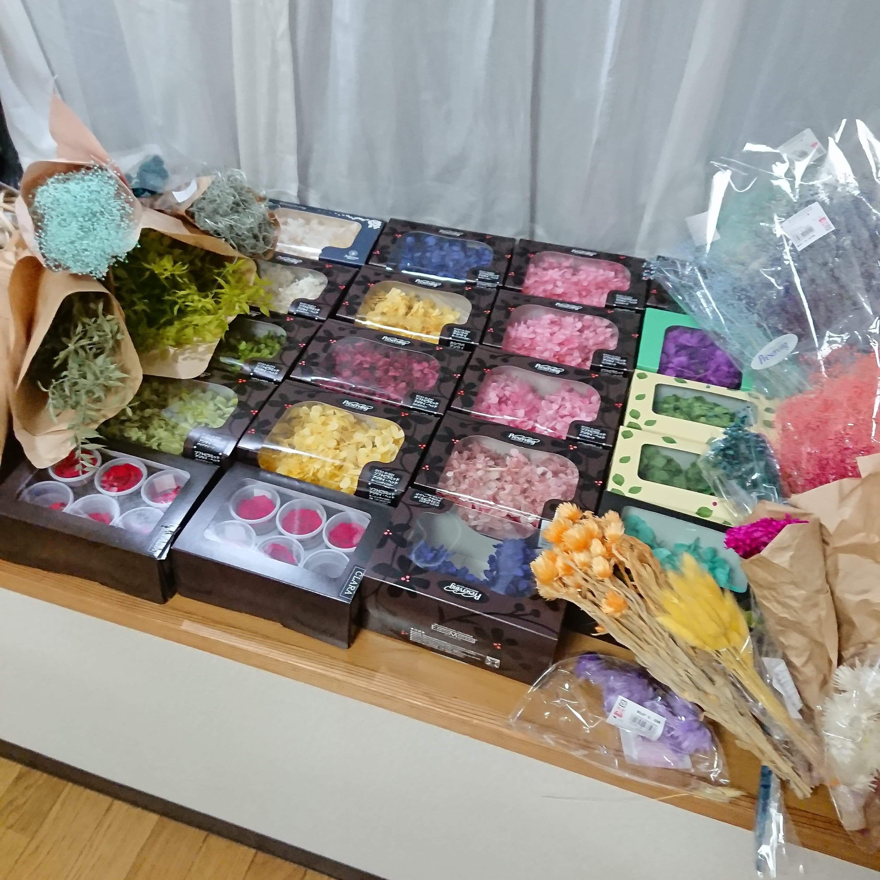 たくさんの花材からお選びいただけます!