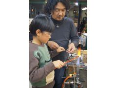 職人と一緒に作るので初めての方もお子様も安心して作ってもらえます。