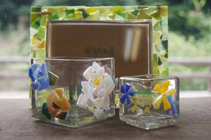 モザイクガラス製作体験、キャンドルポットとフォトフレーム