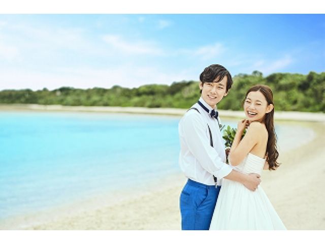ハネムーンにオススメ お二人だけの初めての旅行 大切な思い出を写真に Oki婚 リゾートチャペルと沖縄の青い海で撮影可能 準備0日4時間完結出来る 衣裳もメイクも撮影も全部揃ったスペシャルプラン 沖縄ワタベウェディングリゾ婚web石垣 じゃらん遊び体験