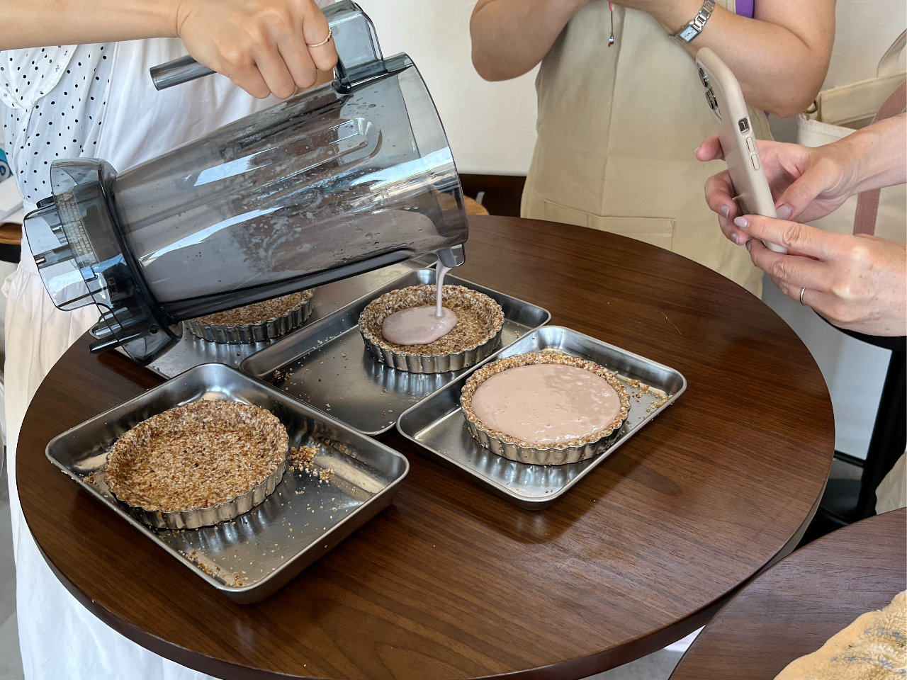 ̓^g̐nC`S̃\[X𗬂Ă܂B̌C`S܂B