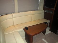 中のキャビンはクーラー完備で快適です。