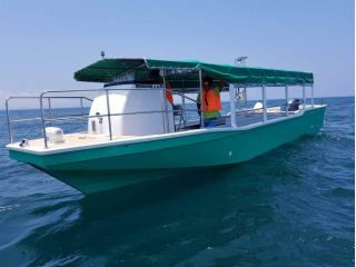 【マンタX号】32ft22名乗りのグラスボート