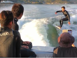 お互い撮影やアドバイスができます!サーフィンの上達スピードが違います