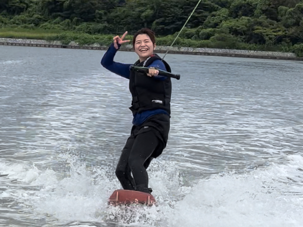 みなとみらい★ウェイクボード＆ブーツ＆牽引ロープ＆ウェットスーツ★ みなとみらい☆ウェイクボード＆ブーツ＆牽引ロープ＆ウェットスーツ