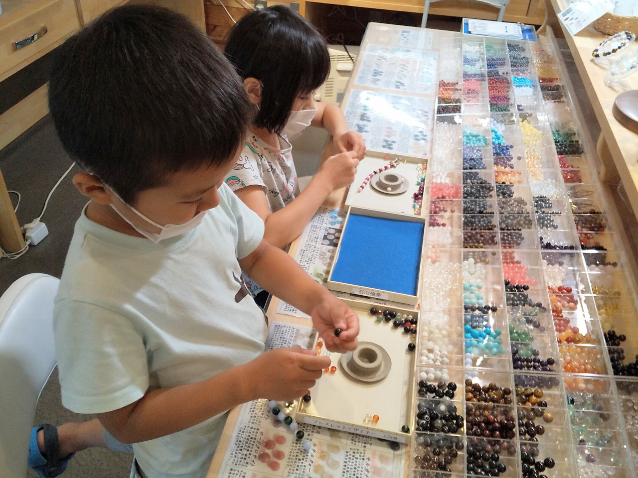 I񂾐΂͂gŃuXbgXgbvɁ􏬂ȂqlA`ĂȂy肢܂