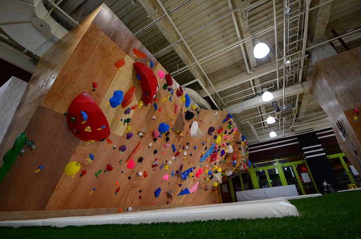平日 2時間 ボルタリングで全身を使って登る爽快感とフィットネス効果を感じてみませんか クライミングジム クオーレ イオンモール名古屋みなと じゃらん遊び体験
