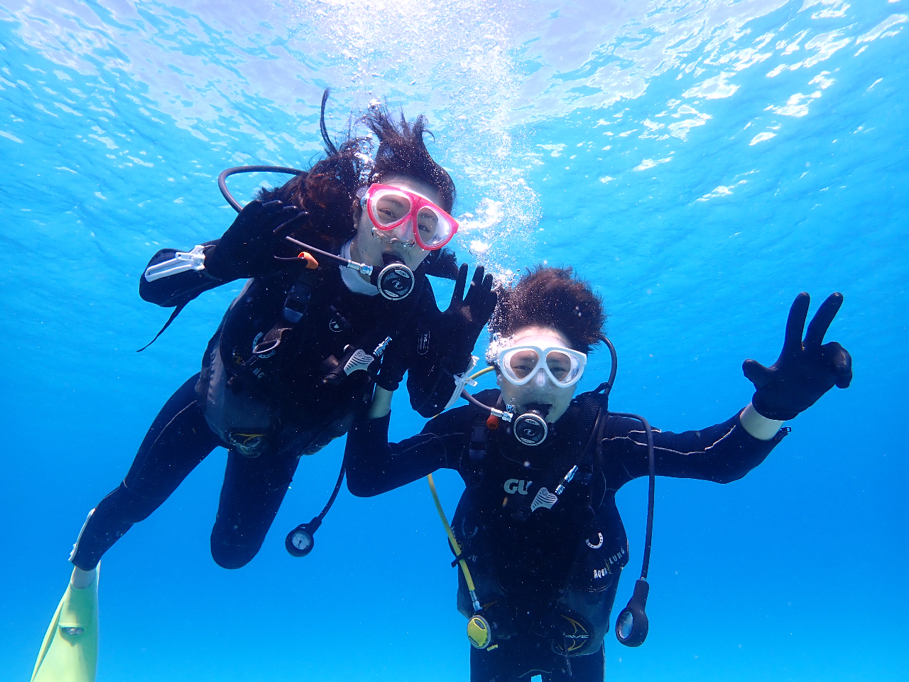 奄美ブルーの世界へご案内します。