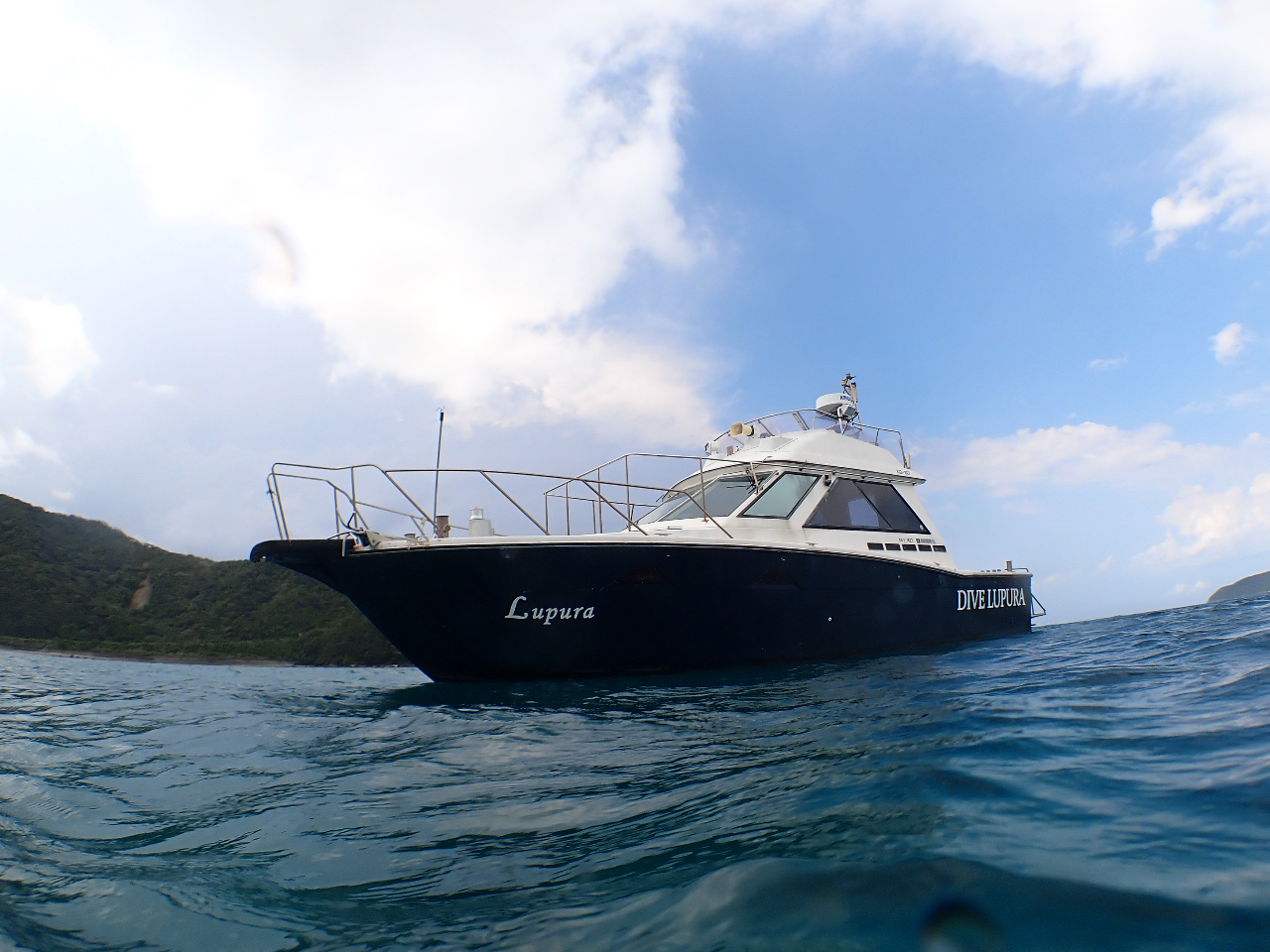 ダイビングボート