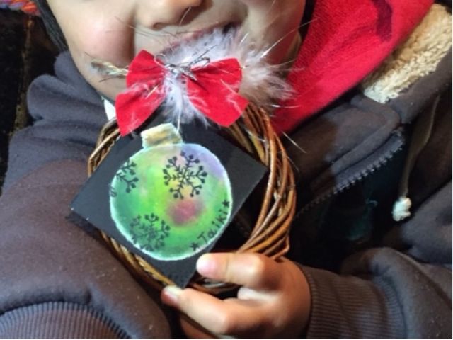 出来上がった作品にリースにつければ素敵なクリスマスのオーナメントに♪夏休みの自由工作にもおすすめです!!