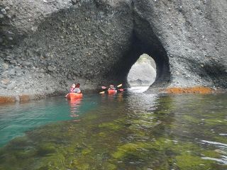 蛸の浜の海食洞群