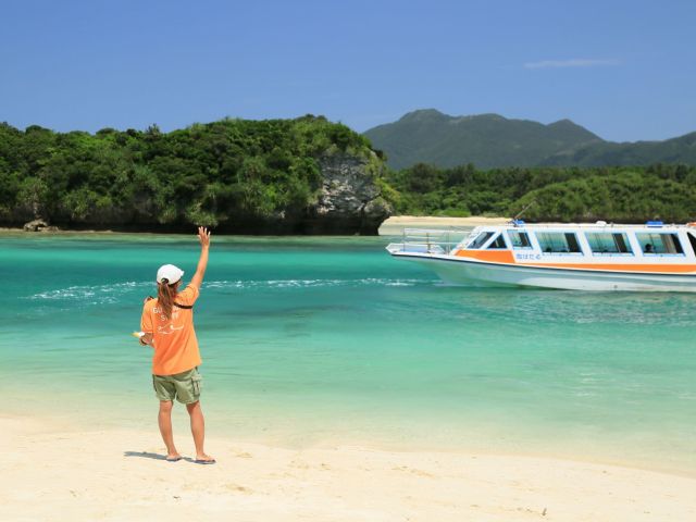 スタッフ一同、お待ちしております〜★彡