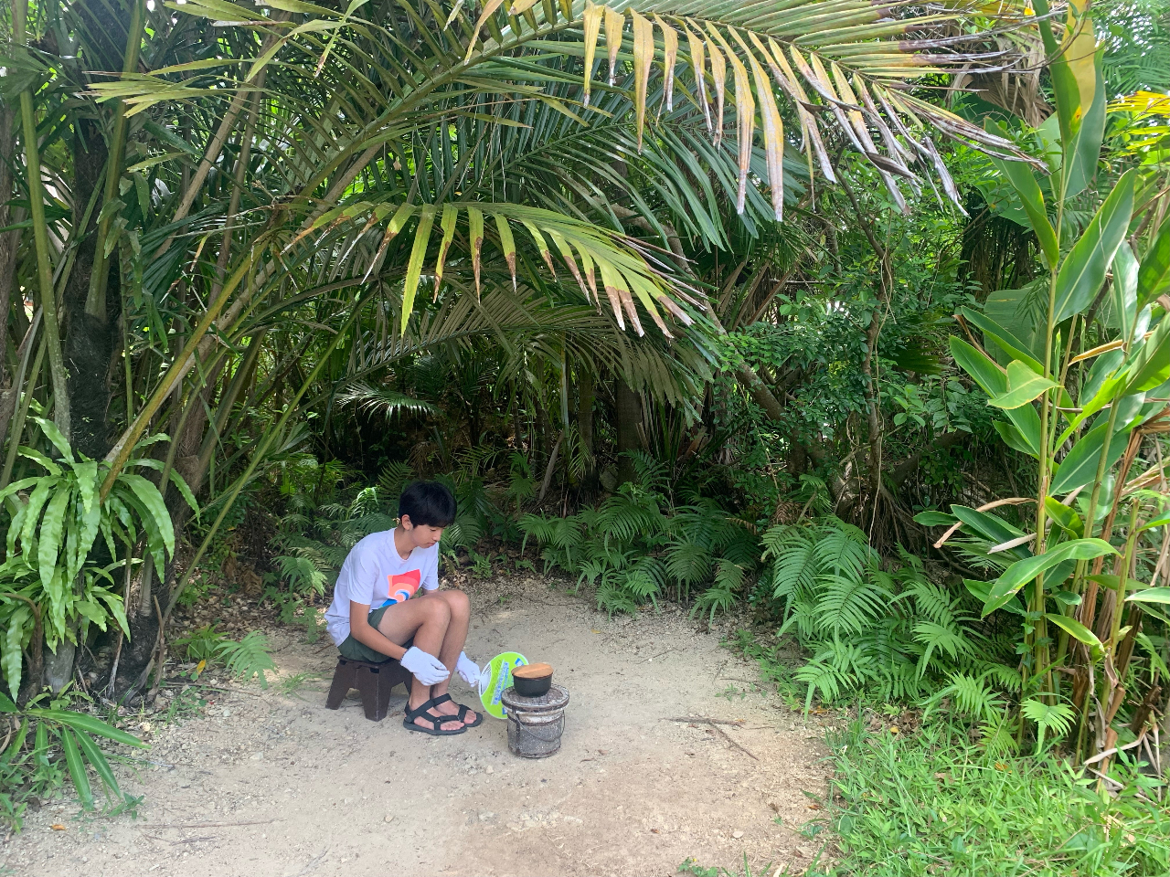石垣島の大自然を感じながらの野外での体験です。