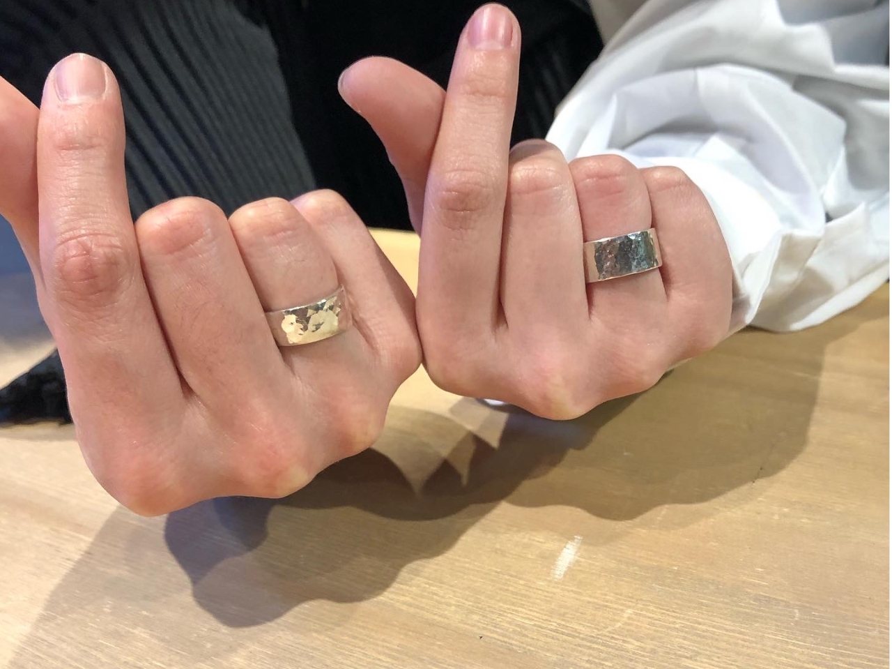 カップルでオリジナルシルバーリング作り体験