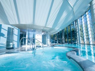 県内でも有数の男女・家族で楽しめる水着着用のお風呂。通年でお楽しみいただけます。