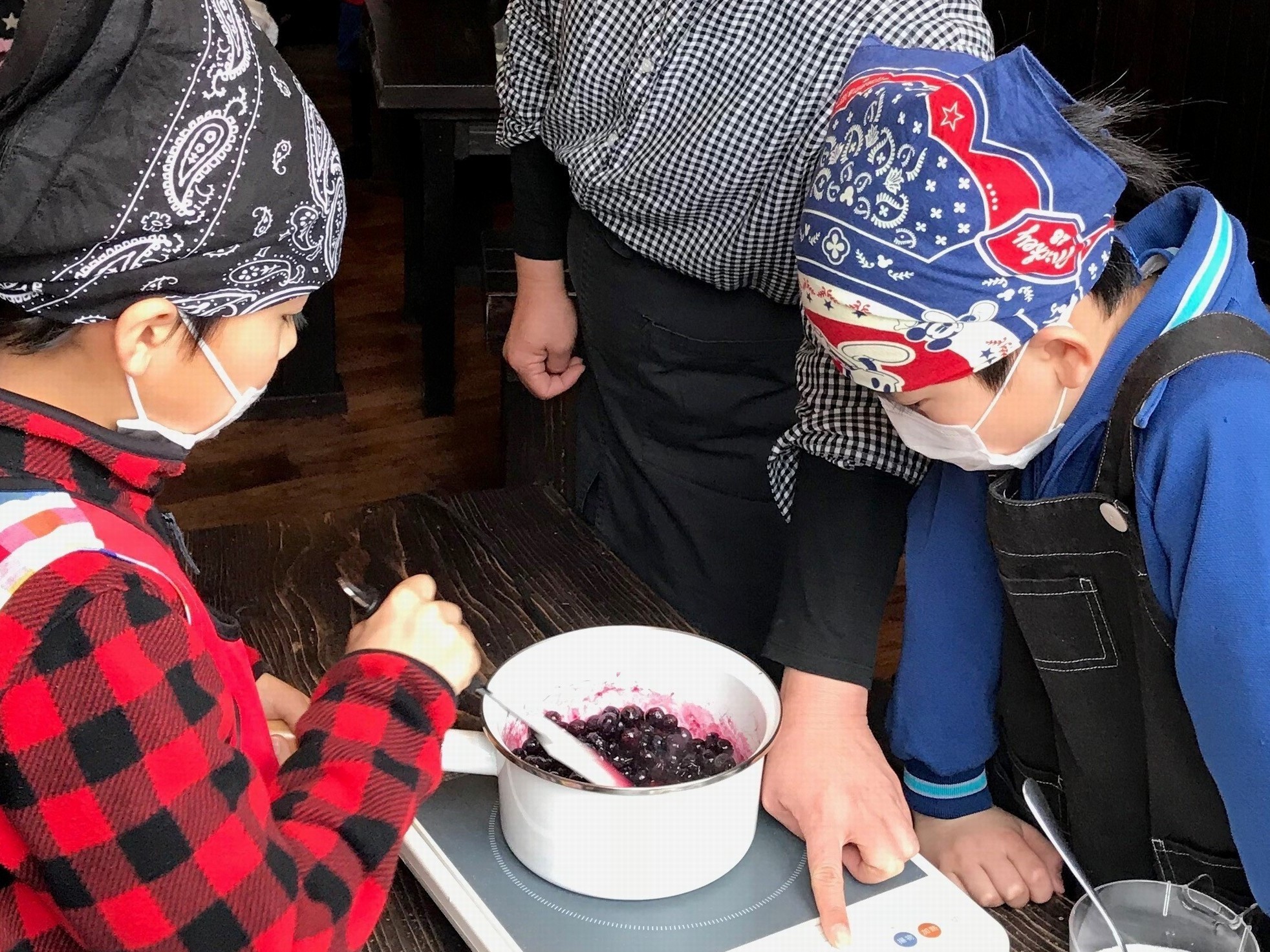 小さなお子様でも簡単にお作り頂けます。児童会や親子活動に最適です。