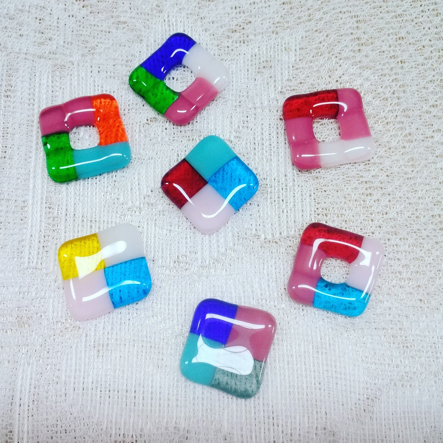 ガラスフュージングはお好きな色を組み合わせできます!