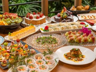 サイドブッフェ料理 ( 洋食・和食・スープ・サラダ・デザート・フルーツ・パン・ソフトドリンク飲み放題 ) ※写真はイメージです。