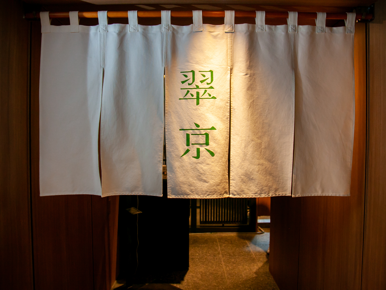 zeٓ@XX^btꓯS肨҂Ă܂B