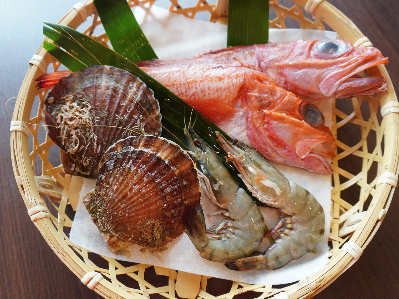 魚介類もご注文いただけます 4人前 5,500円 税込 (要事前予約)