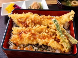 【限定10食】ふっくら穴子と彩り野菜の贅沢天重