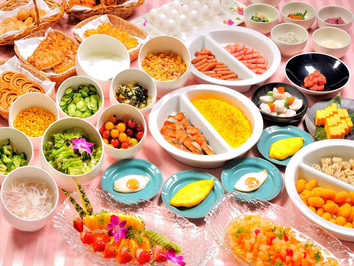 人気の朝食バイキング!一日の活力に目覚めの朝ご飯を