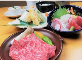 〜漣御膳〜和牛の陶板焼きとお造りに天婦羅のついたボリュームたっぷりの御膳をどうぞ♪