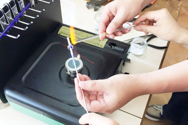 T|[gt̂ŁAS҂łSđ̌o܂