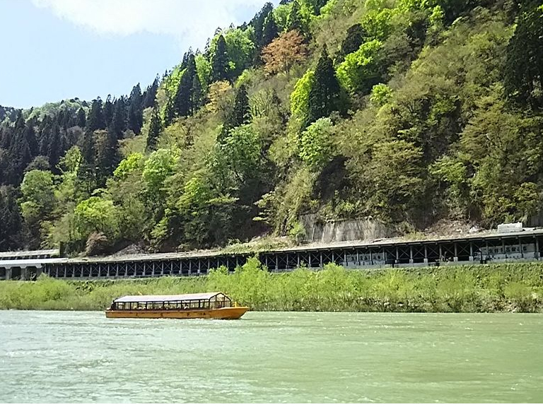 「プロが選ぶ水上観光船30選」で4年連続 全国一位を獲得!