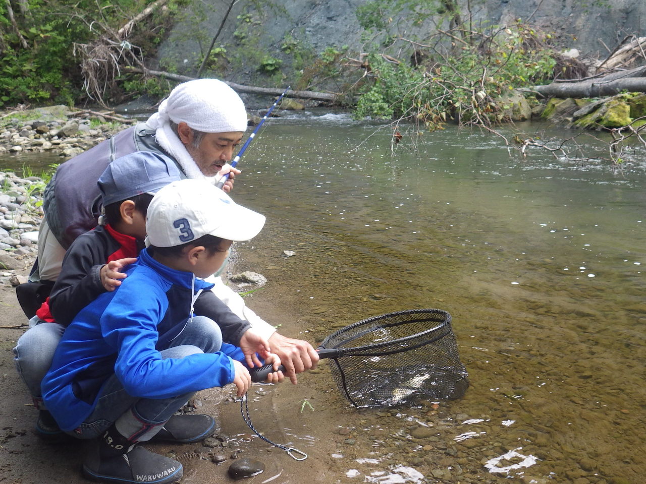 北海道富良野】初心者大歓迎！親子で楽しむ初めての釣り体験♪体験写真