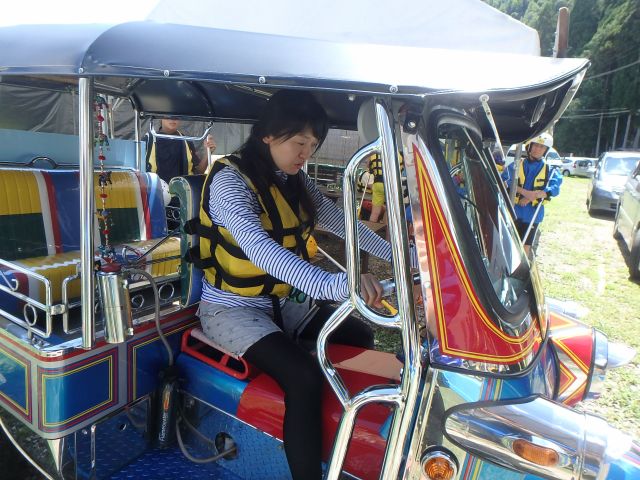 シーパラダイス:「岐阜・郡上」【充実した設備で安心!!】女性やファミリーも気軽に楽しめる♪◆ラフティング半日コース◆