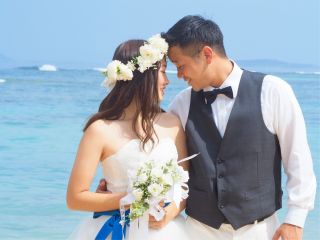 沖縄最安値 ビーチウェディングフォト 撮影枚数無制限 フォトショップ メモリーハート じゃらん遊び体験