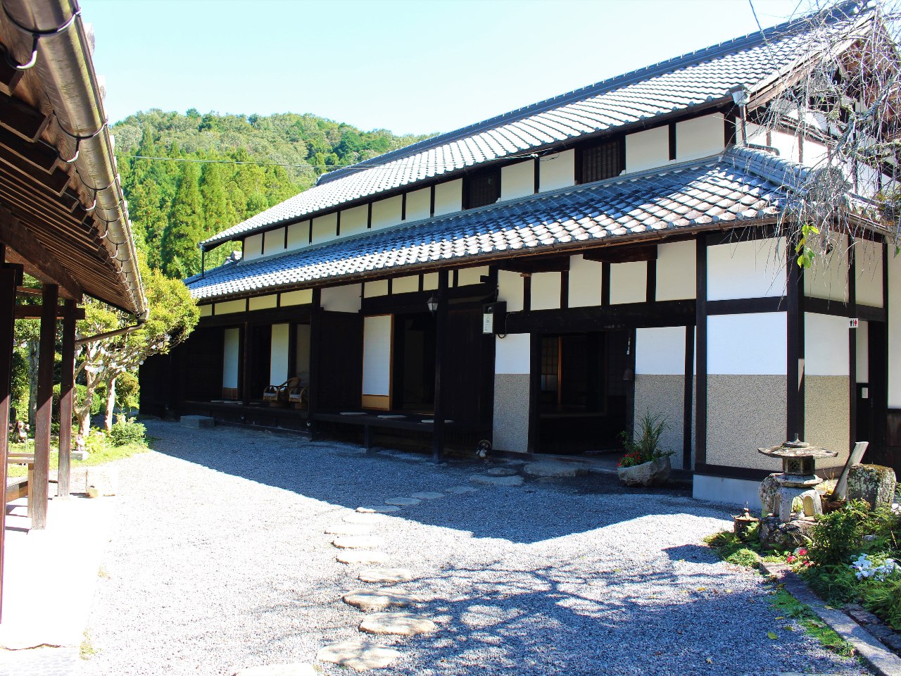 THE NINJA MANSION�O��