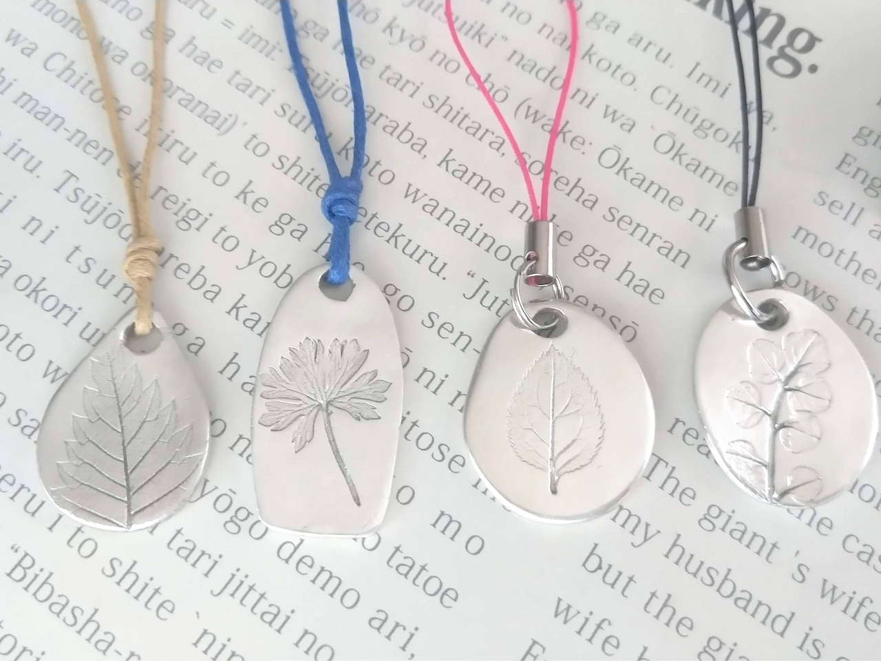 本物の葉っぱを使うと夏休みの自由研究にも最適