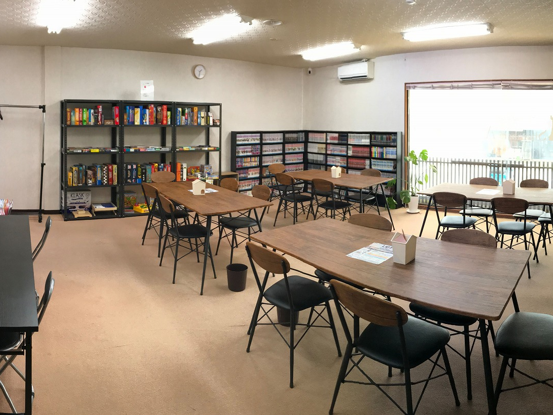 2F�{�[�h�Q�[���R�[�i�[�@100��ވȏ�̃{�[�h�Q�[����1000���ȏ�̖���ݒu