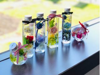 お好きなお花を使ってオリジナルハーバリウムが作れます